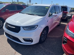 Used 2022 Chrysler Pacifica Hybrid Touring L FWD at Suburban Ford of Sterling Heights near Sterling Heights, MI