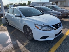 Used 2018 Nissan Altima 2.5 SL Sedan at Suburban Ford of Sterling Heights near Sterling Heights, MI
