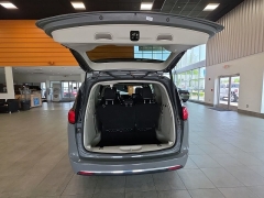Used 2020  Chrysler Pacifica Limited FWD at Maxx Loans near St&period; Adrian&comma; MI