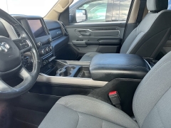 Used 2019  Ram 1500 Big Horn&sol;Lone Star 4x4 Crew Cab 5'7" Box at Maxx Loans near St&period; Adrian&comma; MI