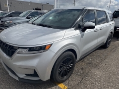 Used 2022  Kia Carnival LX Seat Package FWD at Maxx Loans near St&period; Adrian&comma; MI