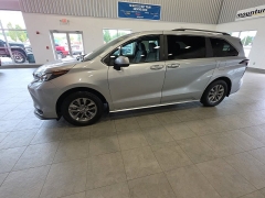 Used 2024  Toyota Sienna AWD &lpar;Natl&rpar; at Maxx Loans near St&period; Adrian&comma; MI
