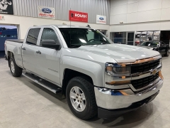 Used 2018  Chevrolet Silverado 1500 4WD Crew Cab at Maxx Loans near St&period; Adrian&comma; MI