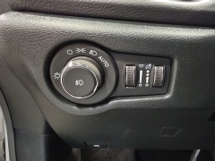 Used 2026  Chrysler Pacifica Limited FWD at Maxx Loans near St&period; Adrian&comma; MI