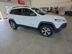 Used 2018  Jeep Cherokee Trailhawk Leather Plus 4x4 at Maxx Loans near St&period; Adrian&comma; MI