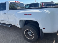 Used 2019 Chevrolet Silverado 3500HD 4WD Crew Cab 167.7" High Country at Suburban Ford of Sterling Heights near Sterling Heights, MI