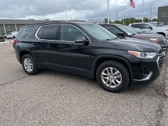 Used 2019 Chevrolet Traverse 4d SUV AWD LT Cloth w/1LT at Suburban Ford of Sterling Heights near Sterling Heights, MI