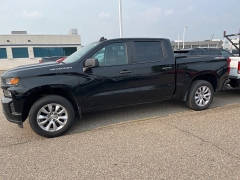 Used 2020 Chevrolet Silverado 1500 4WD Crew Cab 147" Custom at Suburban Ford of Sterling Heights near Sterling Heights, MI