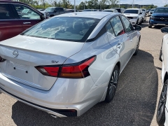 Used 2024 Nissan Altima 2.5 SV Sedan at Suburban Ford of Sterling Heights near Sterling Heights, MI