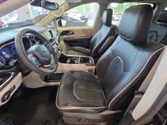 Used 2023  Chrysler Pacifica Limited FWD at Maxx Loans near St&period; Adrian&comma; MI