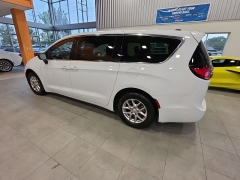 Used 2026  Chrysler Pacifica Select FWD at Maxx Loans near St&period; Adrian&comma; MI
