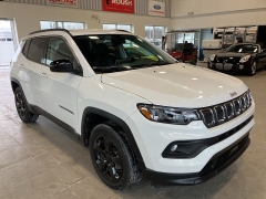 Used 2022  Jeep Compass Latitude 4x4 at Maxx Loans near St&period; Adrian&comma; MI