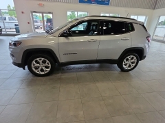 Used 2024  Jeep Compass Latitude 4x4 at Maxx Loans near St&period; Adrian&comma; MI