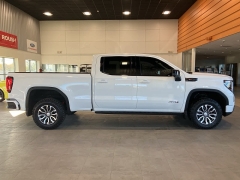Used 2022  GMC Sierra 1500 4WD Crew Cab AT4 at Maxx Loans near St. Adrian, MI