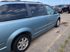 Used 2009  Chrysler Town & Country 4d Wagon Touring at Maxx Loans near St&period; Adrian&comma; MI