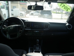 Used 2017  Toyota Tacoma Double Cab 5' Bed V6 4x2 AT &lpar;Natl&rpar; at Auto Finance Center LLC near Woodbridge&comma; VA