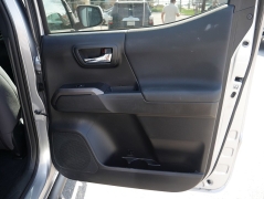 Used 2017  Toyota Tacoma Double Cab 5' Bed V6 4x2 AT &lpar;Natl&rpar; at Auto Finance Center LLC near Woodbridge&comma; VA