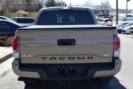 Used 2018  Toyota Tacoma Double Cab 5' Bed V6 4x4 &lpar;Natl&rpar; at Auto Finance Center LLC near Woodbridge&comma; VA