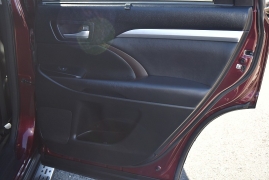 Used 2015  Toyota Highlander 4d SUV FWD XLE at Auto Finance Center LLC near Woodbridge, VA