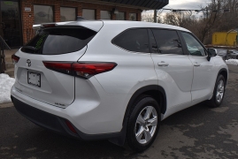 Used 2023  Toyota Highlander FWD &lpar;Natl&rpar; at Auto Finance Center LLC near Woodbridge&comma; VA