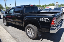 Used 2015  Toyota Tacoma 4WD Double Cab V6 &lpar;Natl&rpar; at Auto Finance Center LLC near Woodbridge&comma; VA