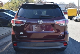 Used 2015  Toyota Highlander 4d SUV FWD XLE at Auto Finance Center LLC near Woodbridge, VA