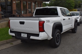 Used 2025  Toyota Tacoma 4WD Double Cab Bed &lpar;Natl&rpar; at Auto Finance Center LLC near Woodbridge&comma; VA