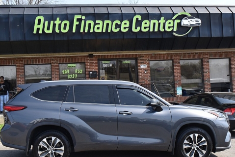 Used 2020 Toyota Highlander 4d SUV AWD XLE at Auto Finance Center LLC near Woodbridge, VA