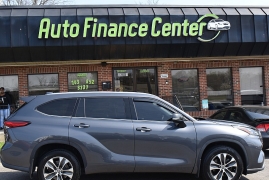  2020 Toyota Highlander 4d SUV AWD XLE at Auto Finance Center LLC near Woodbridge&comma; VA
