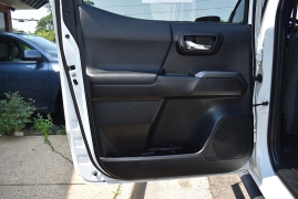 Used 2017 Toyota Tacoma 4WD Double Cab TRD Off-Road Auto at Auto Finance Center LLC near Woodbridge, VA