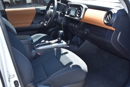 Used 2017  Toyota Tacoma Double Cab 5' Bed V6 4x2 AT &lpar;Natl&rpar; at Auto Finance Center LLC near Woodbridge&comma; VA