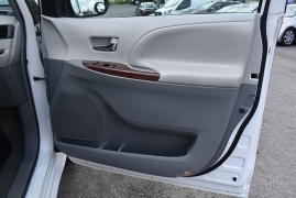 Used 2014 Toyota Sienna 4d Wagon XLE at Auto Finance Center LLC near Woodbridge, VA