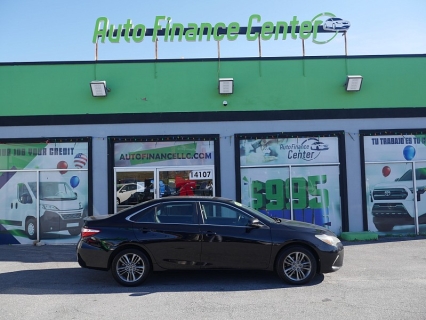 2016 Toyota Camry Special Edition's photo