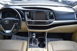 Used 2017 Toyota Highlander 4d SUV AWD LE Plus at Auto Finance Center LLC near Woodbridge, VA