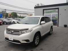 Used 2013  Toyota Highlander 4d SUV AWD at Auto Finance Center LLC near Woodbridge&comma; VA