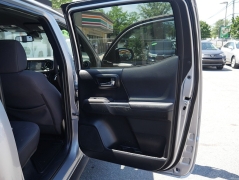 Used 2018  Toyota Tacoma Double Cab 5' Bed V6 4x4 &lpar;Natl&rpar; at Auto Finance Center LLC near Woodbridge&comma; VA
