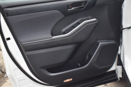 Used 2023  Toyota Highlander AWD &lpar;Natl&rpar; at Auto Finance Center LLC near Woodbridge&comma; VA