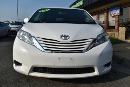 Used 2015  Toyota Sienna 5dr Van LE FWD &lpar;Natl&rpar; at Auto Finance Center LLC near Woodbridge&comma; VA