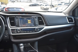 Used 2019  Toyota Highlander V6 AWD &lpar;Natl&rpar; at Auto Finance Center LLC near Woodbridge&comma; VA