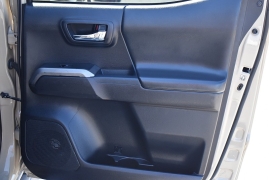 Used 2018  Toyota Tacoma Double Cab 5' Bed V6 4x4 &lpar;Natl&rpar; at Auto Finance Center LLC near Woodbridge&comma; VA