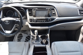 Used 2017 Toyota Highlander 4d SUV FWD LE Plus at Auto Finance Center LLC near Woodbridge, VA