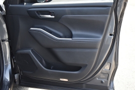 Used 2020  Toyota Highlander 4d SUV AWD XLE at Auto Finance Center LLC near Woodbridge&comma; VA