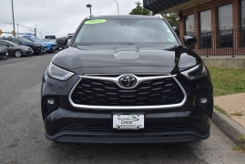 Used 2022 Toyota Highlander XLE AWD at Auto Finance Center LLC near Woodbridge, VA