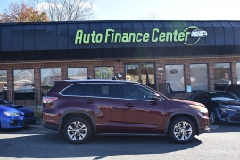  2015 Toyota Highlander 4d SUV FWD XLE at Auto Finance Center LLC near Woodbridge, VA