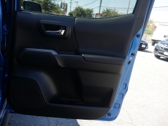 Used 2017  Toyota Tacoma Double Cab 5' Bed V6 4x4 (Natl) at Auto Finance Center LLC near Woodbridge, VA