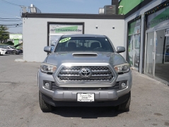 Used 2017  Toyota Tacoma Double Cab 5' Bed V6 4x2 AT &lpar;Natl&rpar; at Auto Finance Center LLC near Woodbridge&comma; VA