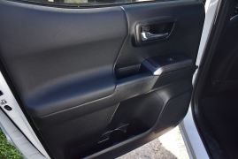 Used 2017  Toyota Tacoma Double Cab 5' Bed V6 4x4 &lpar;Natl&rpar; at Auto Finance Center LLC near Woodbridge&comma; VA