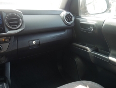 Used 2017  Toyota Tacoma Double Cab 5' Bed V6 4x2 AT &lpar;Natl&rpar; at Auto Finance Center LLC near Woodbridge&comma; VA