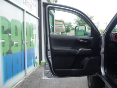 Used 2019  Toyota Tacoma 4WD Double Cab 5' Bed V6 &lpar;Natl&rpar; at Auto Finance Center LLC near Woodbridge&comma; VA