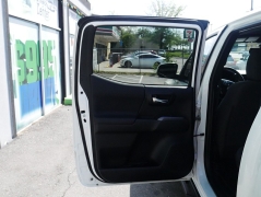 Used 2016  Toyota Tacoma 4WD Double Cab V6 &lpar;Natl&rpar; at Auto Finance Center LLC near Woodbridge&comma; VA